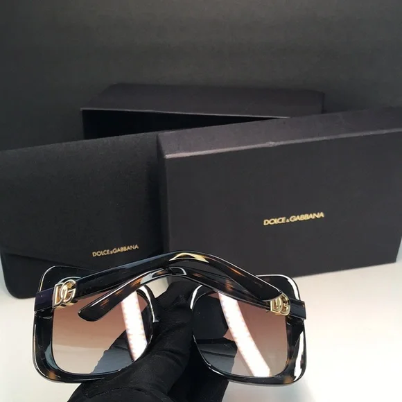 Auth- New Dolce & Gabbana DG6193U eyeglass frame features a  display picture 1